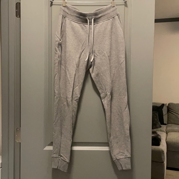 Lululemon - Picture 1 of 5